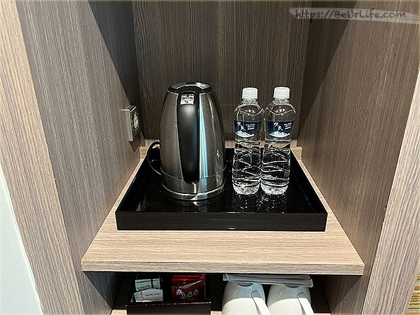NOVTEL 諾富特華航桃園機場旅館 - 瓶裝水和電熱水壺